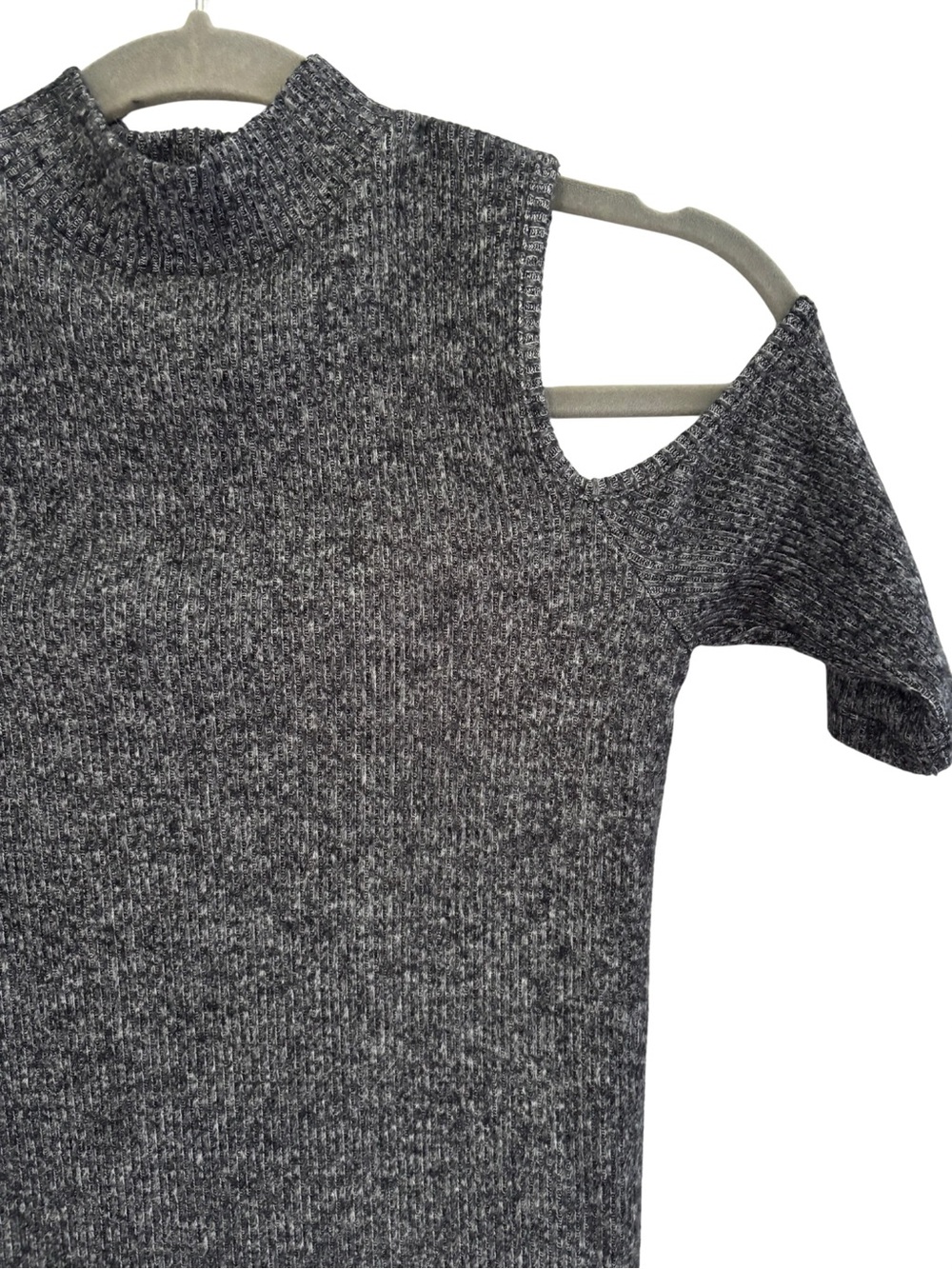 GAP Women's Cold-Shoulder Mock Neck Short Sleeve Sweater - Heather Gray